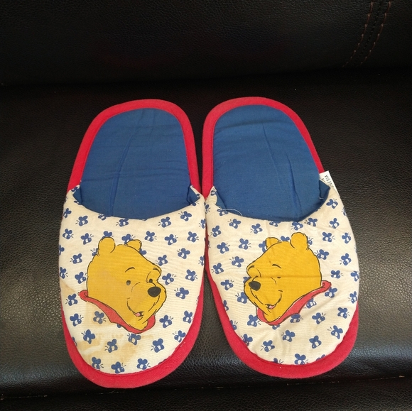 Vintage Women's Winnie the Pooh Slippers - Picture 1 of 5